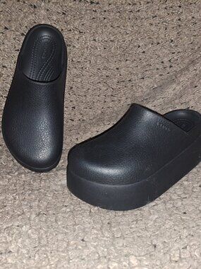 CROCS-Dylan Clog Shoes-Black Slip On Platform Comfort Mule-Sz 5-Near Mint